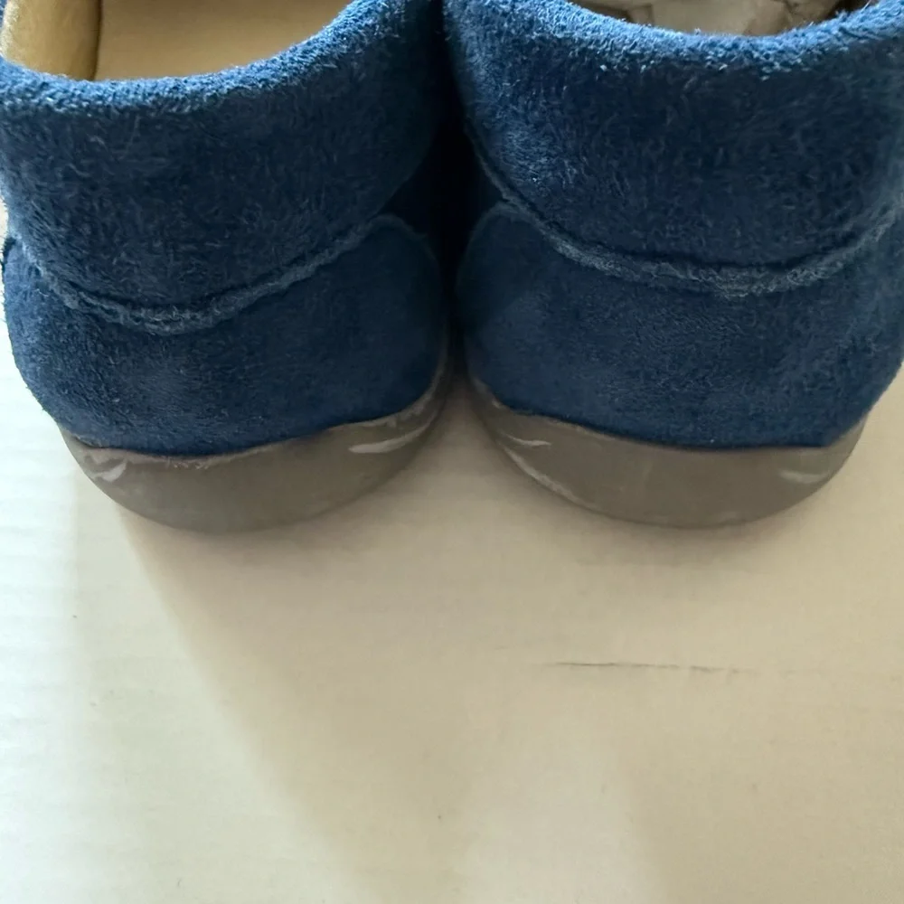 Boys moccasin size 25